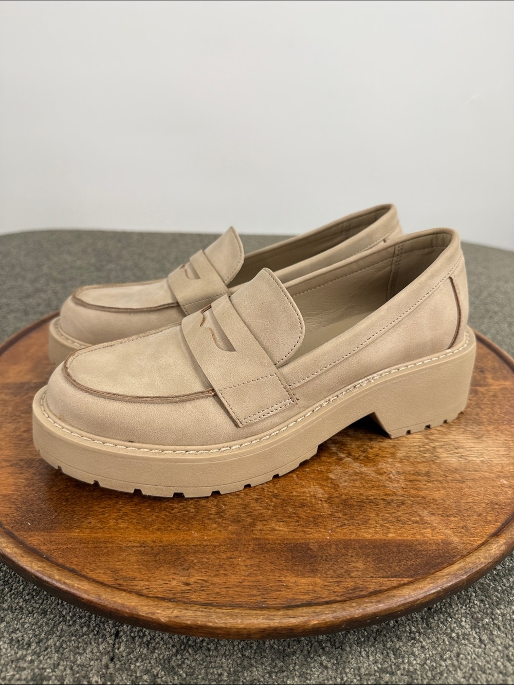 Madden Girl Shoes Wm 7.5 Tan Beige Faux Leather Penny Loafer Platform Chunky Lug